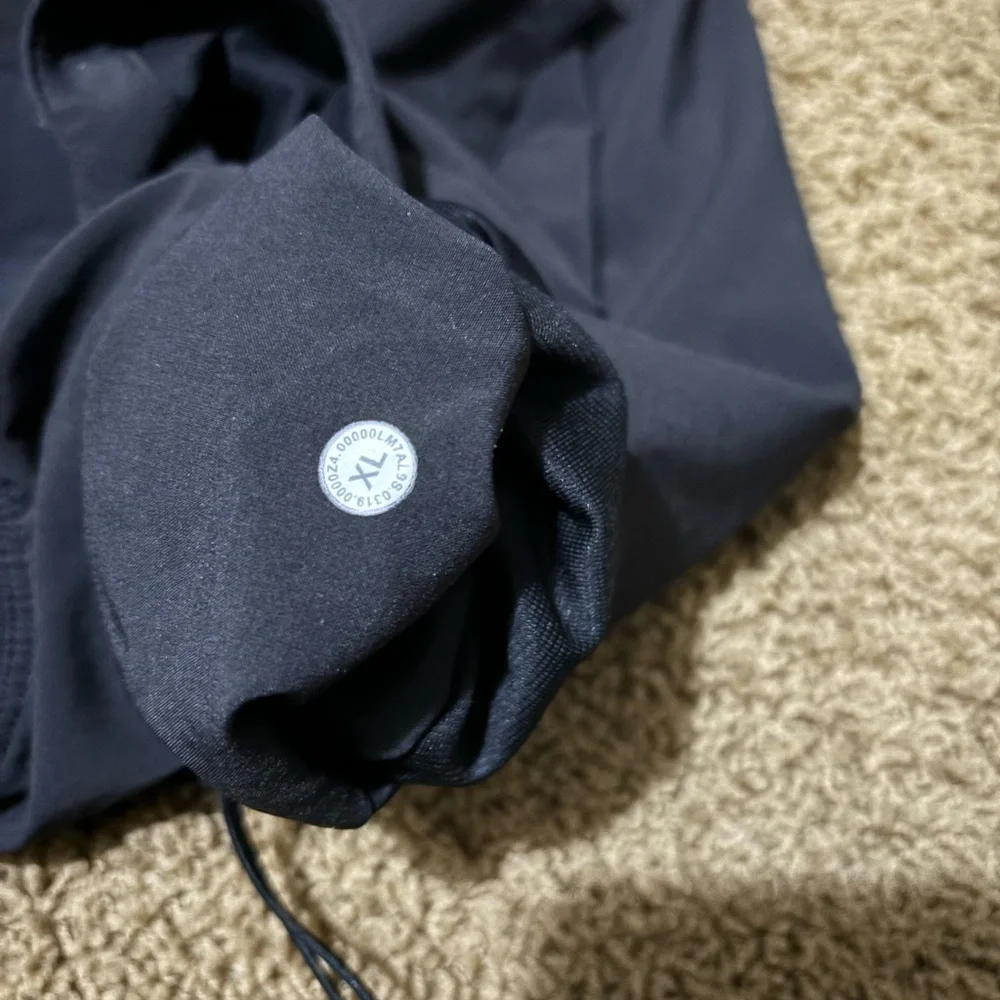 Lululemon Athletic Shorts in Black (men’s)